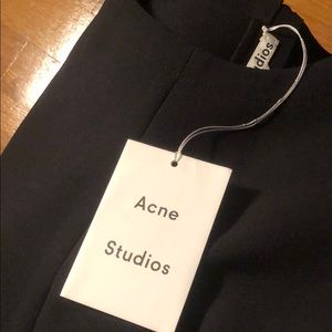 acne studios hang tag